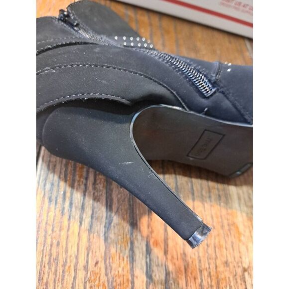 10M ...me too Black Buckle Embellished High Heel Pump Ankle Boots Booties Shoes - Picture 9 of 11